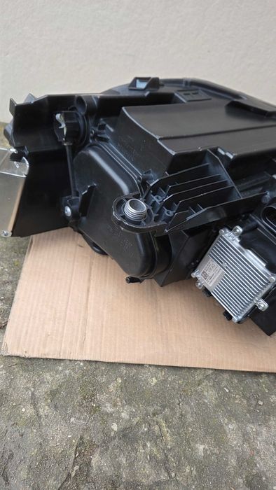 VW Passat B9 lampa przód przednia xenon full led komplet eu l+p