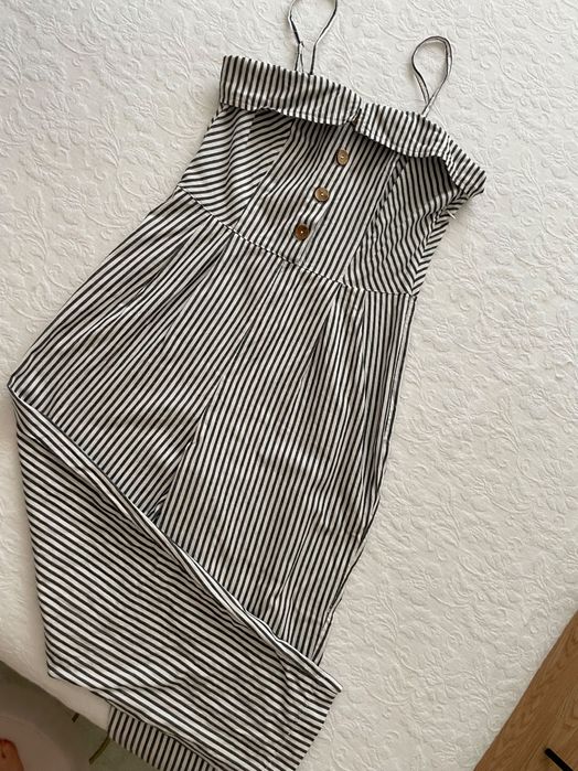 Macacão Stradivarius