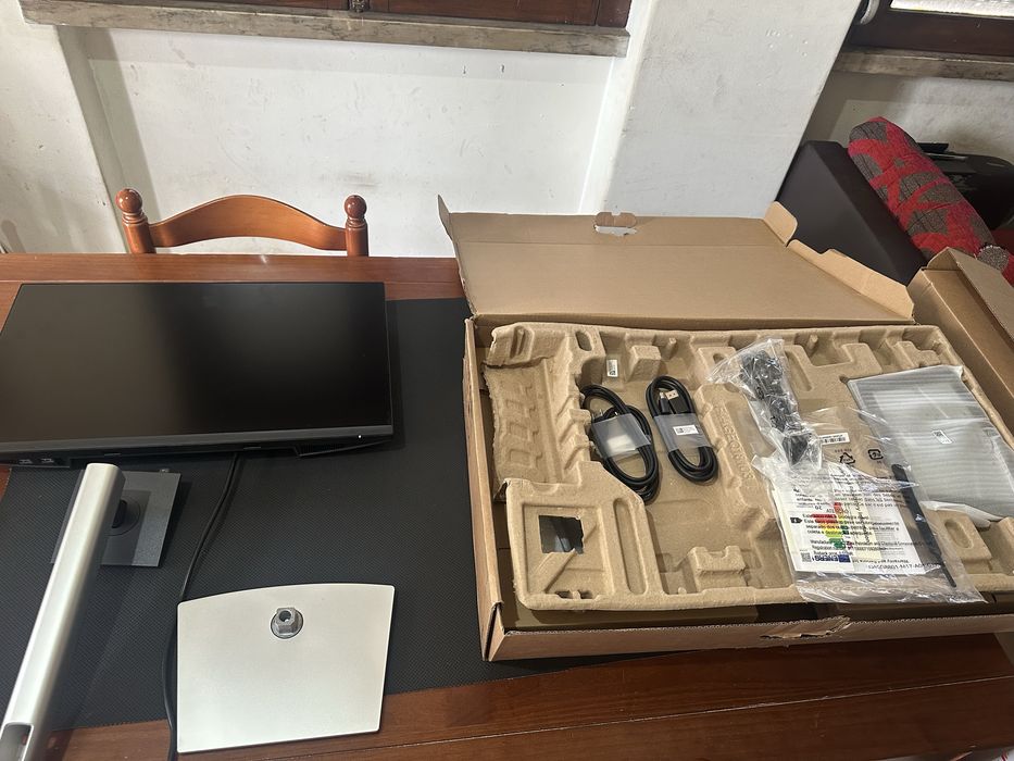 Monitor Dell novo e embalado