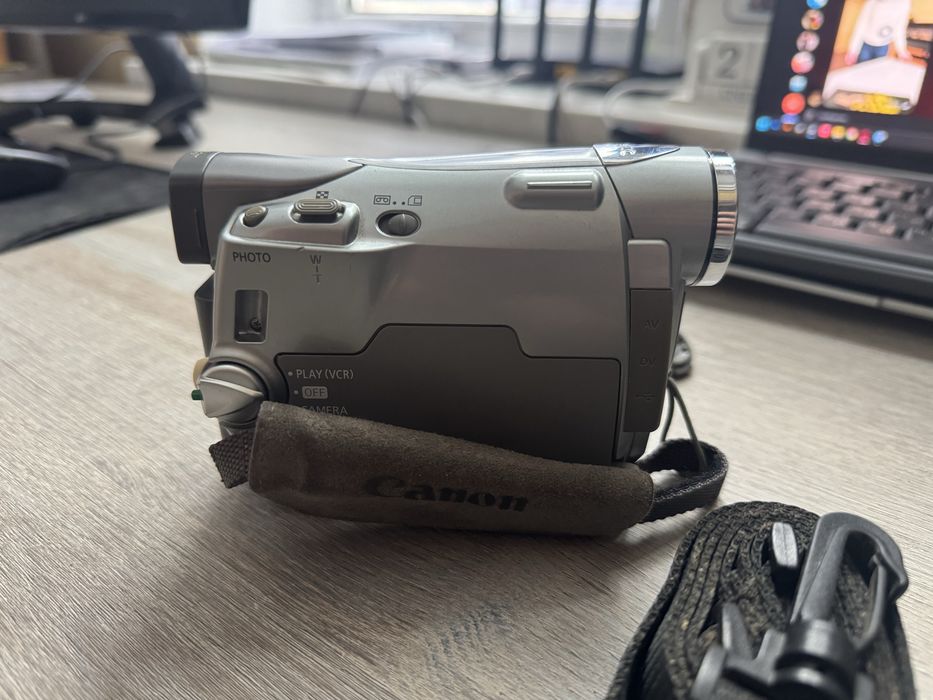 відеокамера Canon MV830i