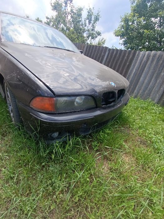 BMW e39 528, торг уместен