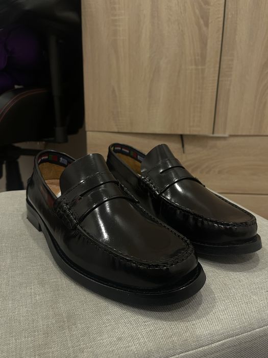 Mocassins em Pele Verniz com Travessão