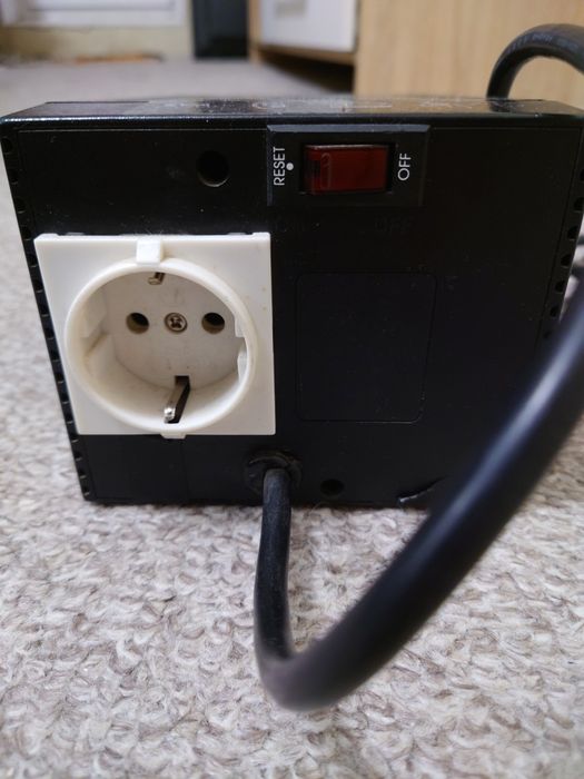 Стабілізатор напруги Powercom TCA-3000