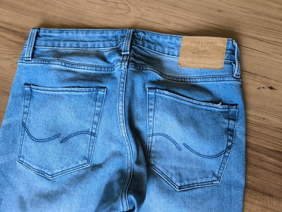 Jack & Jones jeansy męskie 30/34 slim fit niebieskie przecierane