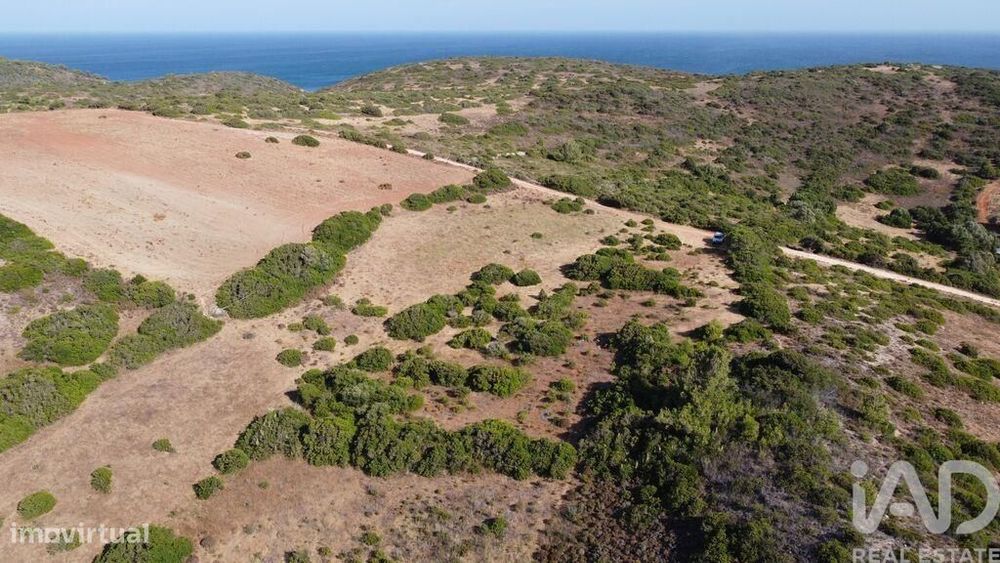 Terreno em Budens de 4320,00 m2