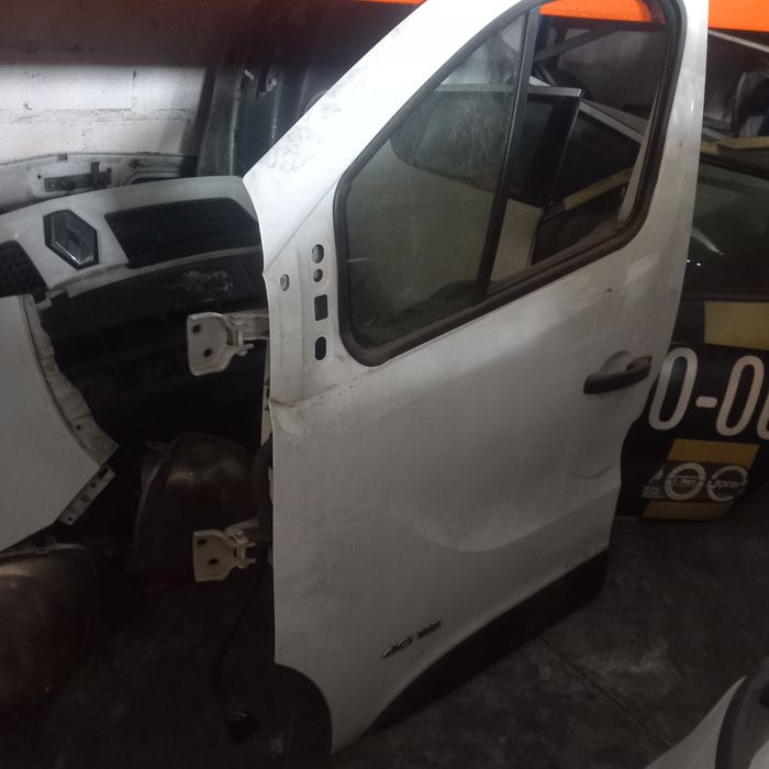 Porta do condutor sem espelho renault trafic 3