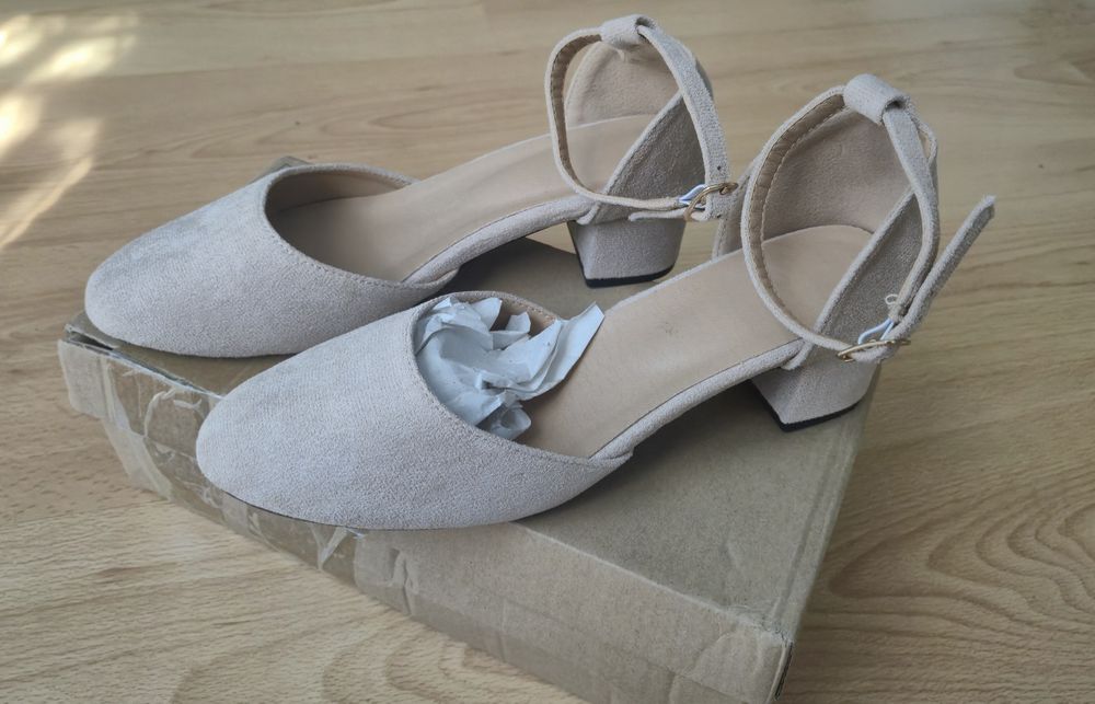 Nowe Sandałki / Czółenka 39