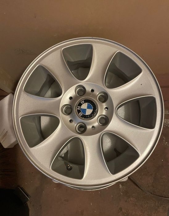 Duas jantes BMW 16”