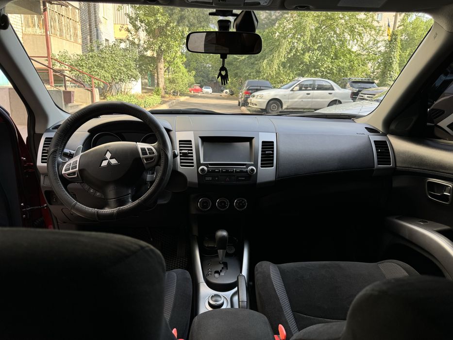 Mitsubihi Outlander XL