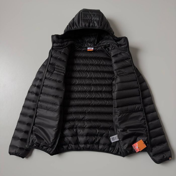 Куртка Ellesse Туреччина.  Куртка еліс з капюшоном. З вишитим лого