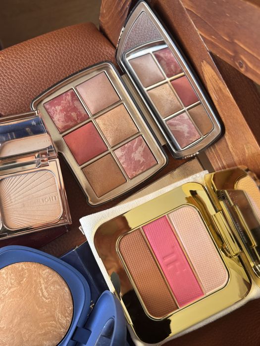 Палетка, палітра пудра, бронзер, румʼяна хайлайтер tom ford hourglass