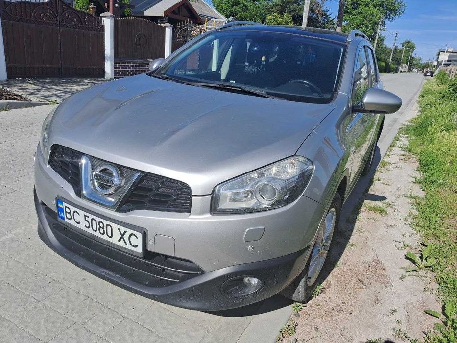Продаж автомобіля Nissan Qashqai +2 , 2010 р.в. , 7 місць , 4х4 , автомат , 196 тис пробіг , офіційний