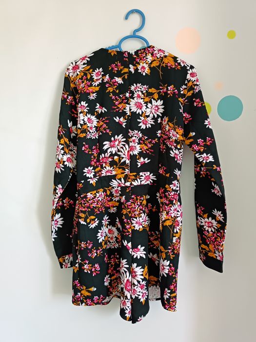 Elegancki krótki kombinezon dekolt M