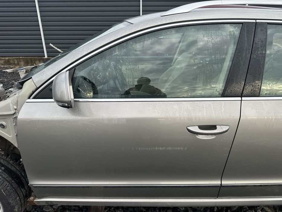 Двери передние задние Skoda Superb 2