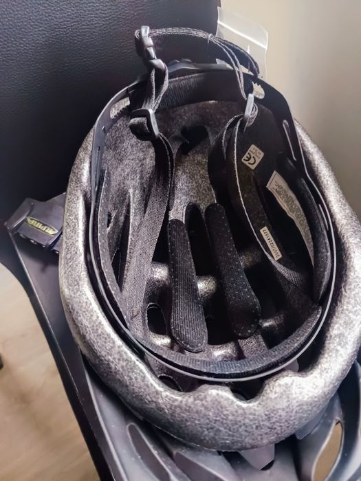 Capacete Novo (bicicletas, trotinetes e skates)