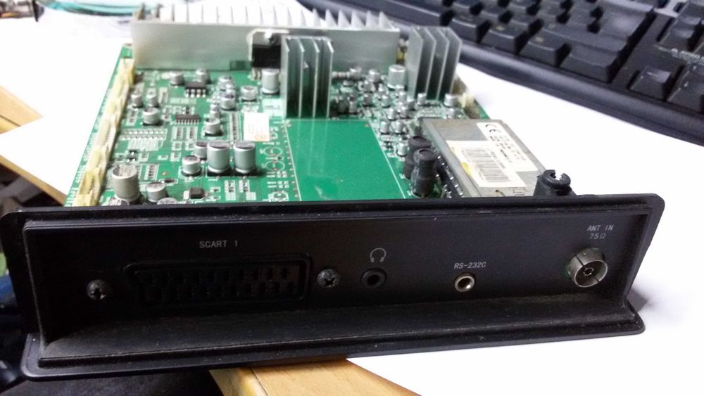 e/rsag7.820.528a/roh placa de video e audio tv lcd hisense lcd4033eu