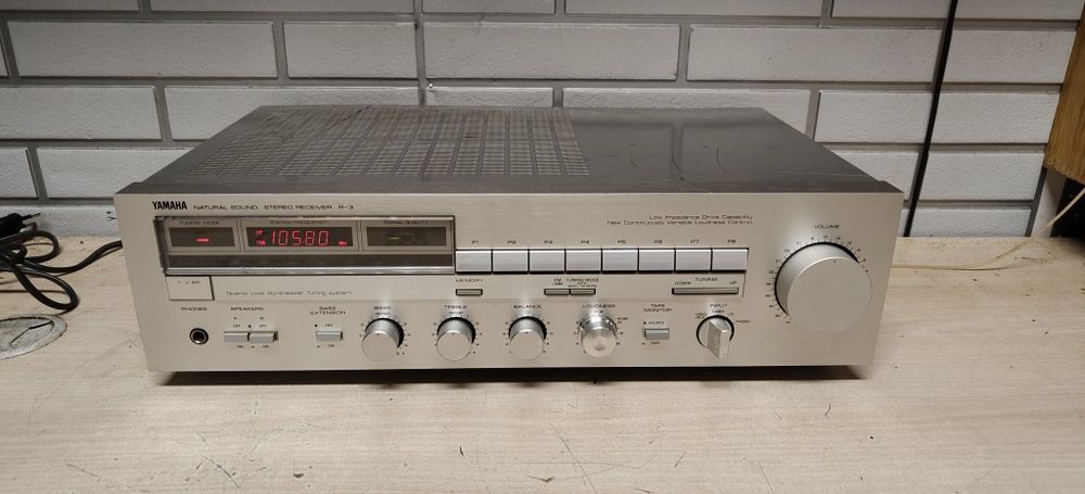 Amplituner Yamaha R-3. Stereo