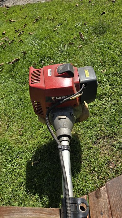 Kawasaki TJ45E, kosa spalinowa z szelkami do koszenia