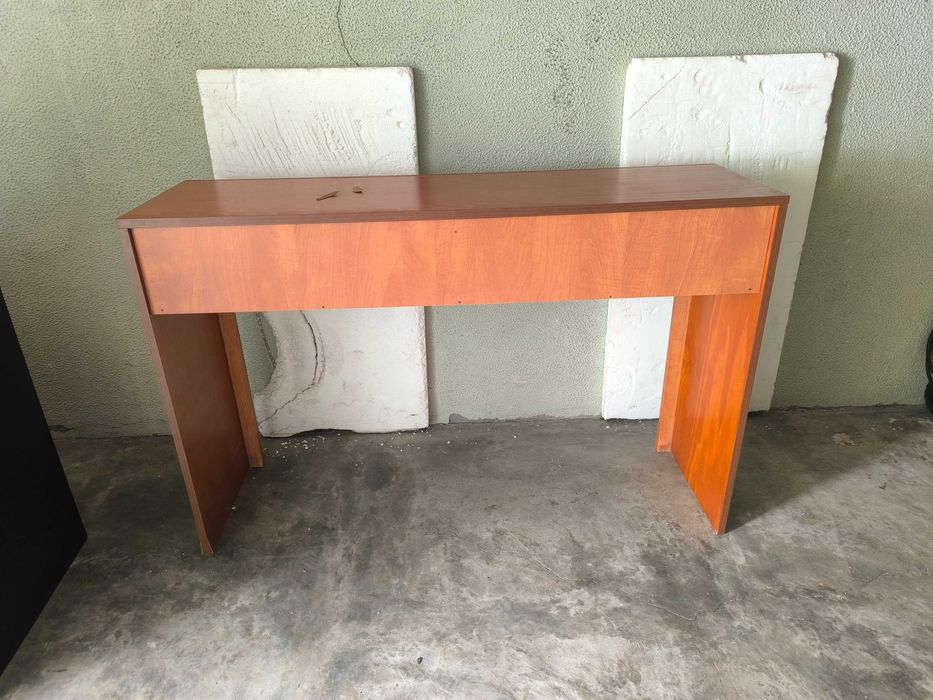 Cómoda IKEA Castanha