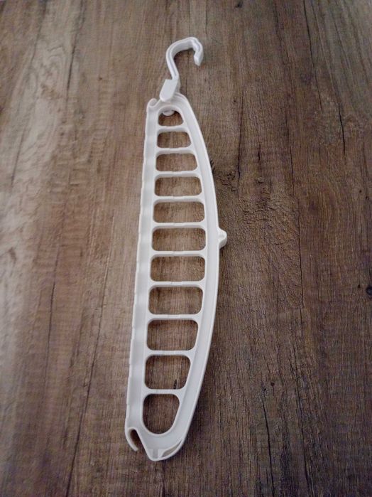 Lote de 50 Cabides, várias formatos, todos impecáveis