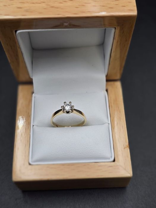 Złoty pierścionek próba 333