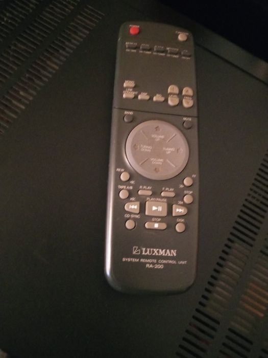 Amplificador Luxman A-215 c/comando.