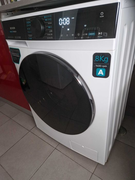 Máquina de Lavar Roupa BECKEN 8 kg