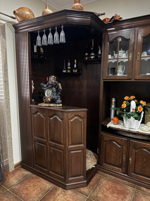 Bar em Madeira – 2,60m x 1,00m x 2,10m – Ótimo Estado – Penafiel