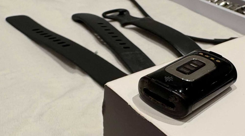 Smartwatch Fitbit Charge 6 black czarny