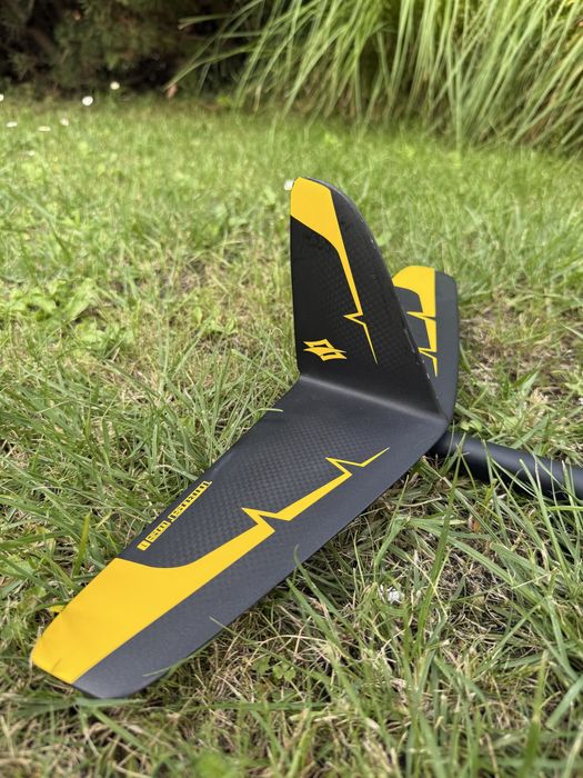 Naish thrust windsurf foil