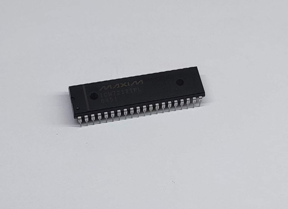 #430   ICM7212IPL / ICM7212 IPL Maxim