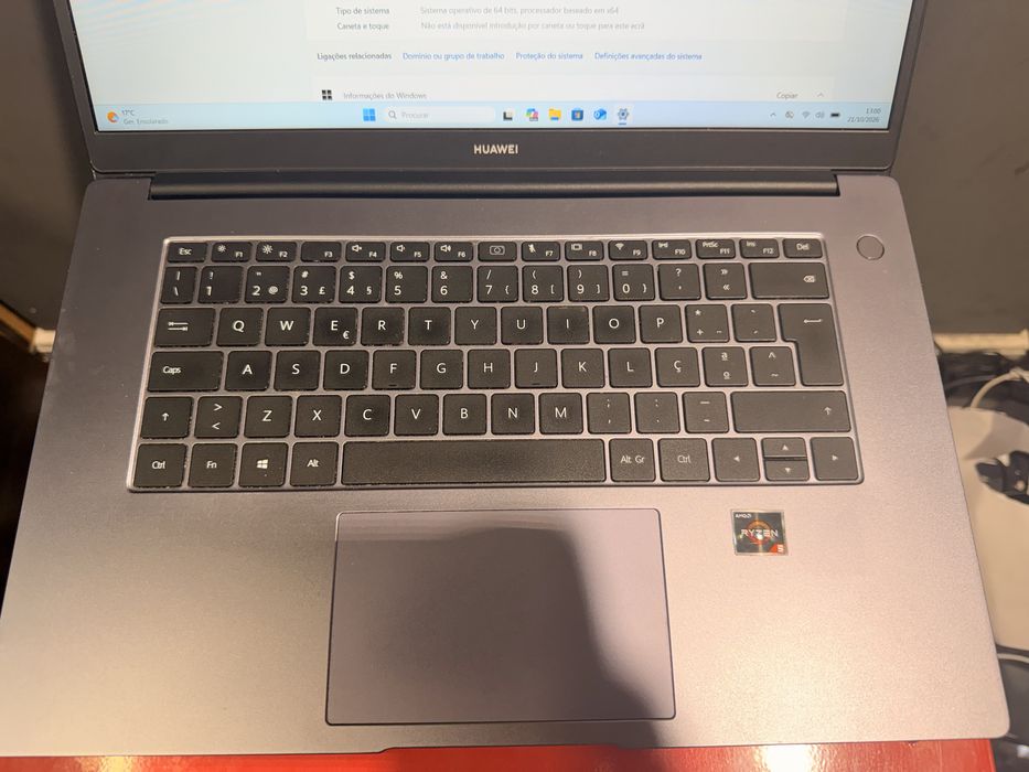 Portátil Huawei MateBook D 15 / AMD Ryzen 5 / 8GB RAM / 256GB SSD