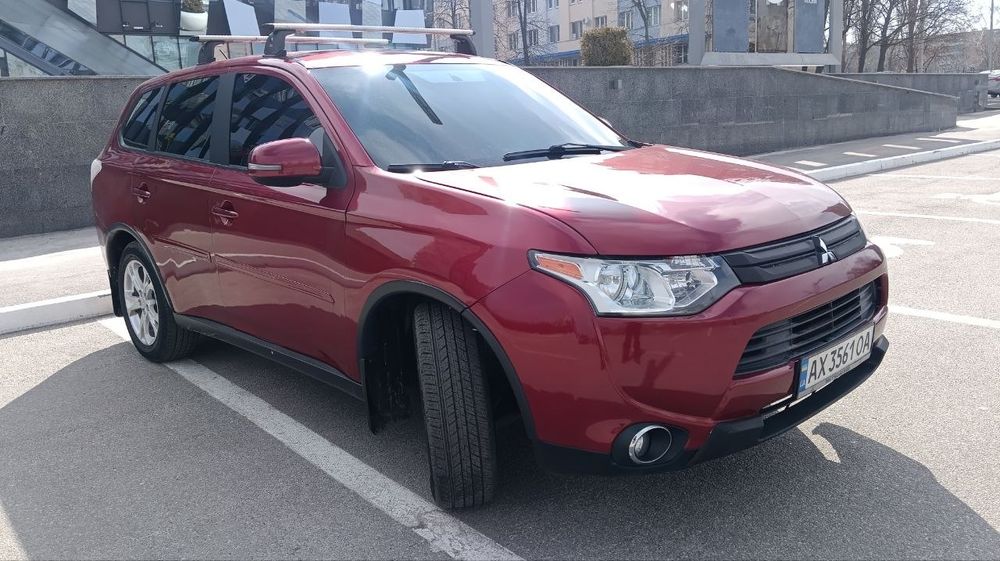 Mitsubishi Outlander 2.4  2014г