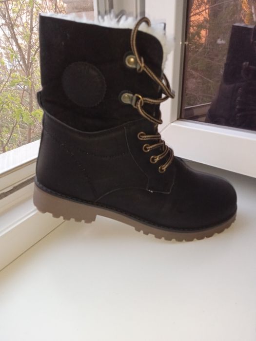 Ботинки экозамш черные 39р