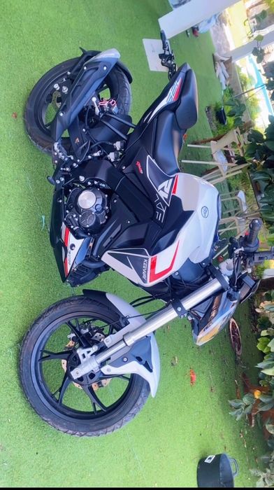 Moto, keeway ano 2022, 2821 KM rodados, cor branca ,muito bem conservada
