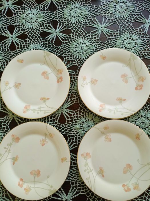 Cztery talerze obiadowe angielska porcelana