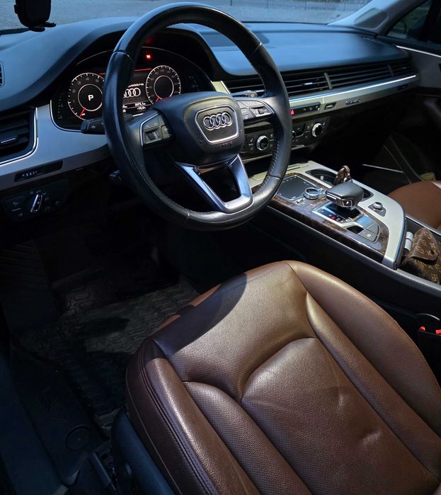 AUDI Q7 2018 року