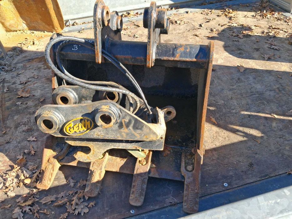 Mini Giratória  Mini Escavadora Hitachi ZX26U-5