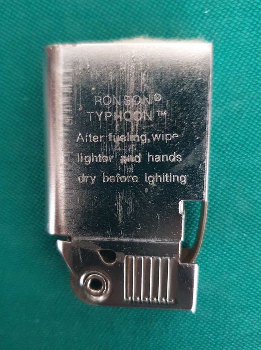 Isqueiro Ronson Typhoon, gasolina, Anos 50, Korea