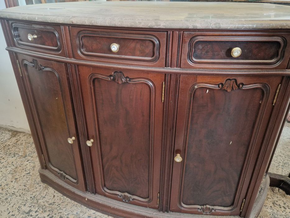 Sapateira com moldura vintage