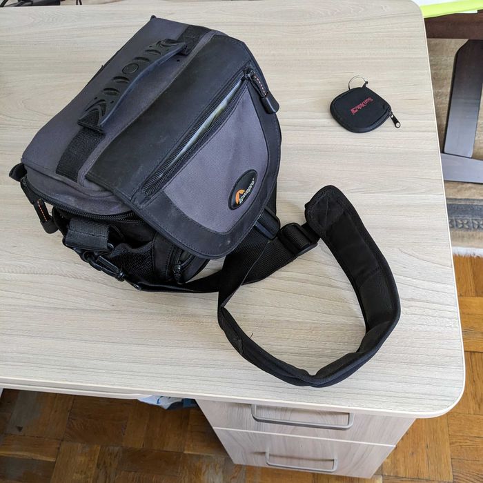 Об'єктив Canon EF-S 17-55mm f/2.8 IS USM