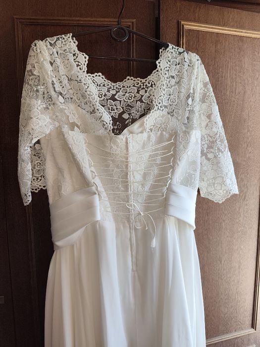 Весільна сукня, колір айворі