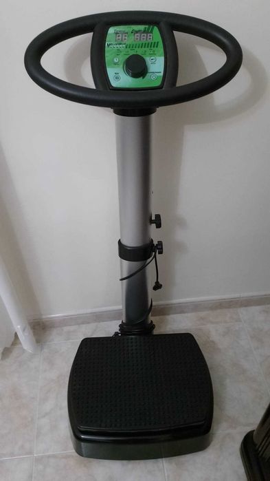 Aparelho ginastica e fitness. Aparelho de vibração