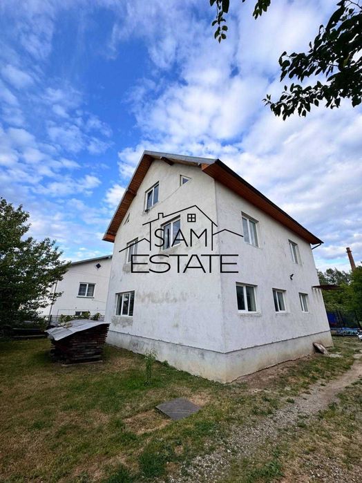 Продається малий житловий будинок з новим недобудованим будинком