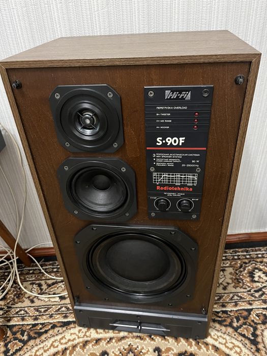 Продам акустические системы s-90f