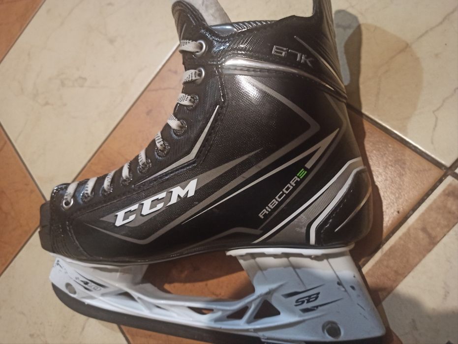 Ковзани для заняття хокеєм