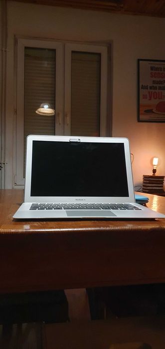 MacBook Air 13" 2017 - stan bardzo dobry + zasilacz