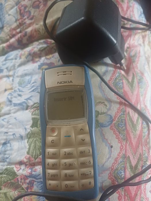 Vendo telemóvel Nokia, antigo  a funcionar