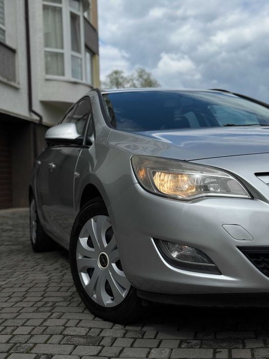 Продам авто Opel Astra J