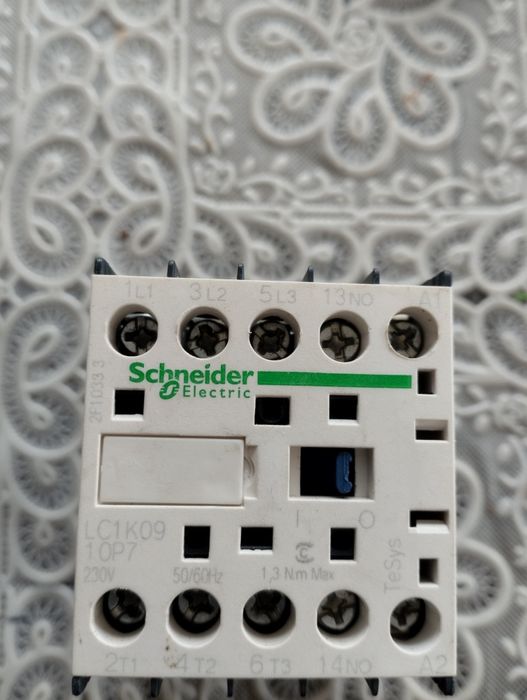 Stycznik mocy Schneider 9A 3P 230V